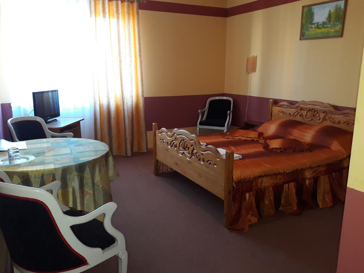 Hotel Suvorov Kobryń Zewnętrze zdjęcie